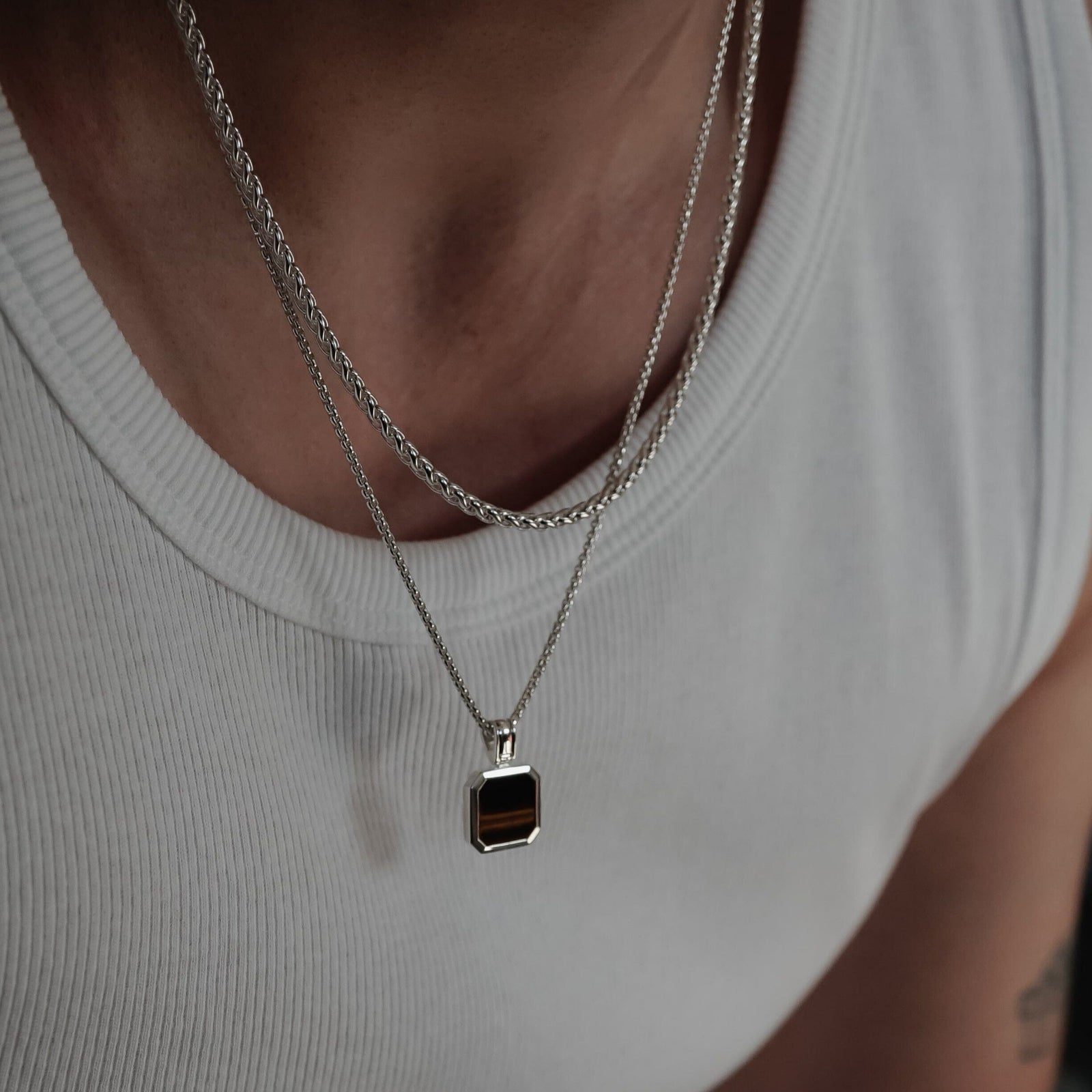 Men's silver necklace with tiger eye pendant Sprezzi Fashion