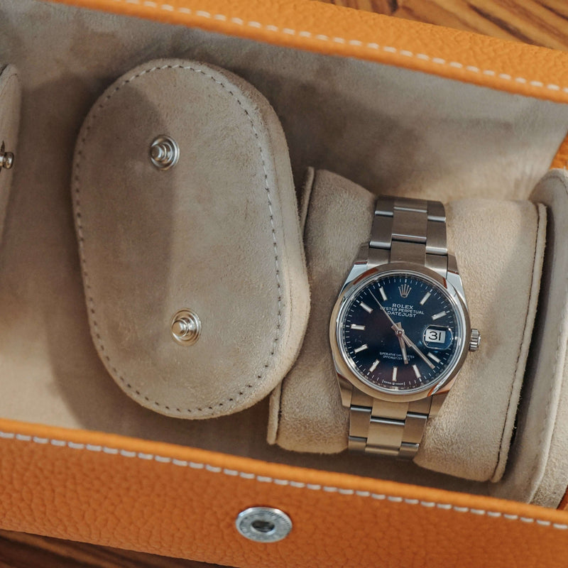 Uhrenrolle aus orangefarbenem Leder handgefertigt für drei Uhren mit klassischem und zeitlosem Design Sprezzi Fashion