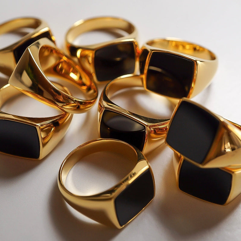 Goldener Siegelring klassisch mit schwarzem Onyx Stein für Männer Sprezzi Fashion